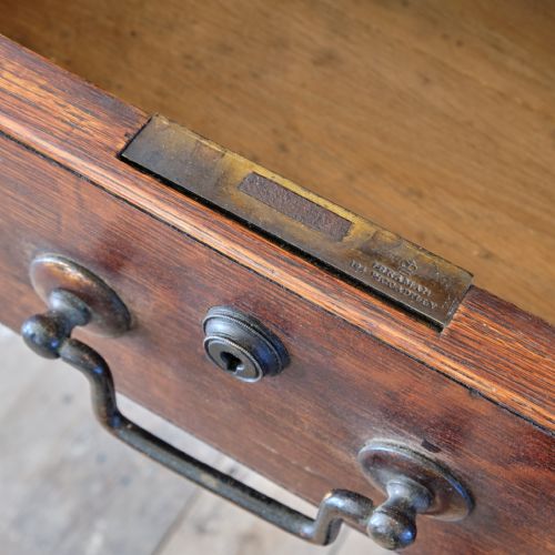 LARGE GEORGE III OAK CLERKS DESK - ADDITIONAL PHOTO 5