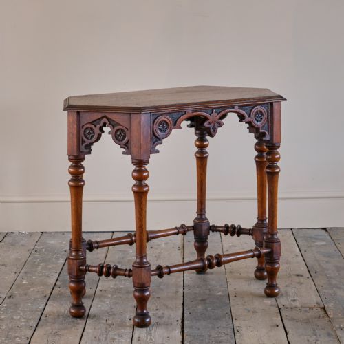 19TH CENTURY GOTHIC OAK SIDE TABLE - ADDITIONAL PHOTO 3