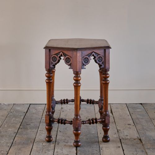19TH CENTURY GOTHIC OAK SIDE TABLE - ADDITIONAL PHOTO 4
