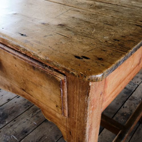 19TH CENTURY PINE DAIRY TABLE - ADDITIONAL PHOTO 1