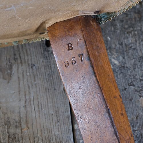 19TH CENTURY IRON BACK ARMCHAIR - ADDITIONAL PHOTO 10