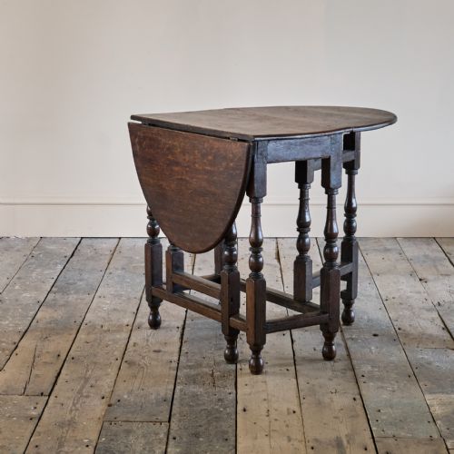 SMALL OAK GATELEG TABLE - ADDITIONAL PHOTO 1