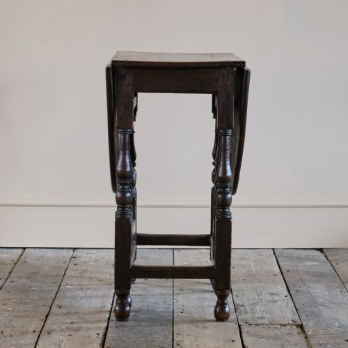 SMALL OAK GATELEG TABLE - ADDITIONAL PHOTO 5