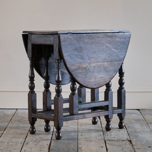 SMALL OAK GATELEG TABLE - ADDITIONAL PHOTO 8