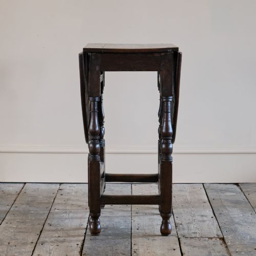 SMALL OAK GATELEG TABLE - ADDITIONAL PHOTO 9