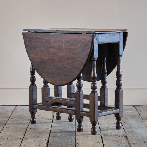 SMALL OAK GATELEG TABLE - ADDITIONAL PHOTO 10