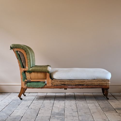 19th century howard style daybed - CATEGORY: ANTIQUE BEDS - DATED 19TH CENTURY