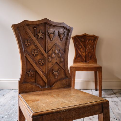 PAIR OF 19TH CENTURY ARMORIAL HALL CHAIRS - ADDITIONAL PHOTO 3