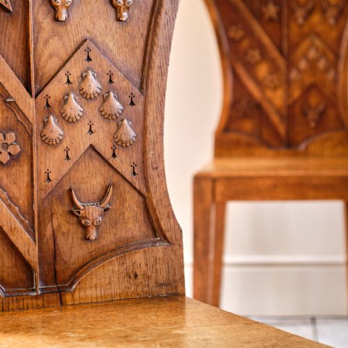 PAIR OF 19TH CENTURY ARMORIAL HALL CHAIRS - ADDITIONAL PHOTO 8