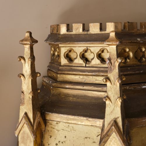 LARGE 19TH CENTURY GOTHIC GILT PINE CUPBOARD - ADDITIONAL PHOTO 4