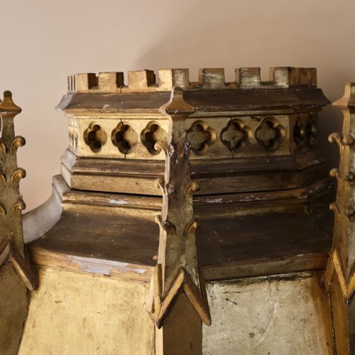 LARGE 19TH CENTURY GOTHIC GILT PINE CUPBOARD - ADDITIONAL PHOTO 6