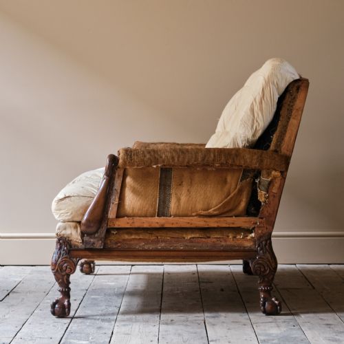 EARLY 20TH CENTURY COUNTRY HOUSE SOFA - ADDITIONAL PHOTO 3