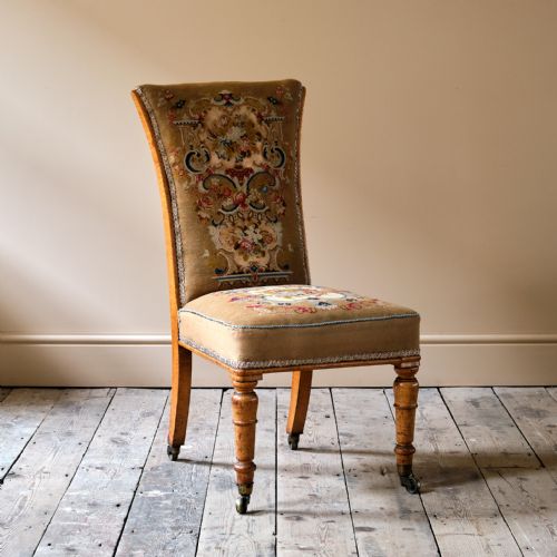 19TH CENTURY BIRDS EYE MAPLE SIDE CHAIR IN TAPESTRY FABRIC - ADDITIONAL PHOTO 2