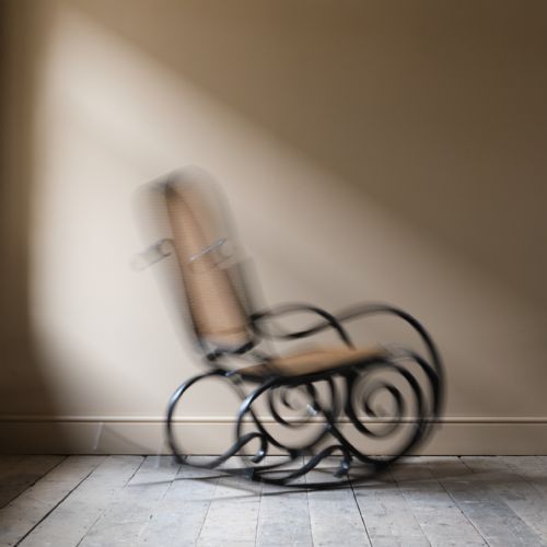 20TH CENTURY ITALIAN BENTWOOD ROCKING CHAIR - ADDITIONAL PHOTO 4