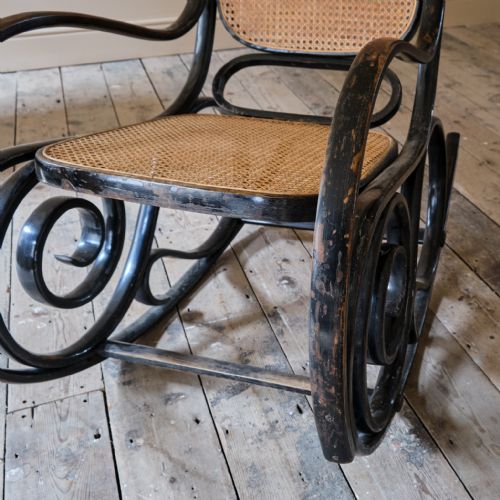 20TH CENTURY ITALIAN BENTWOOD ROCKING CHAIR - ADDITIONAL PHOTO 11