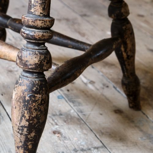 19TH CENTURY ELM SMOKERS BOW WINDSOR CHAIR - ADDITIONAL PHOTO 10