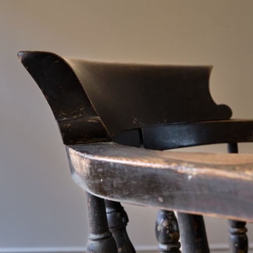 19TH CENTURY ELM SMOKERS BOW WINDSOR CHAIR - ADDITIONAL PHOTO 13