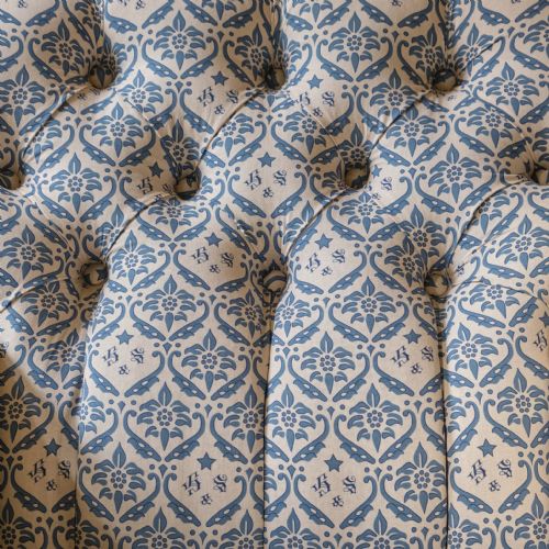 MID 19TH CENTURY HOWARD SONS ARMCHAIR - ADDITIONAL PHOTO 12