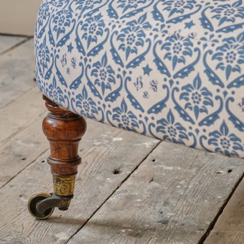 MID 19TH CENTURY HOWARD SONS ARMCHAIR - ADDITIONAL PHOTO 13