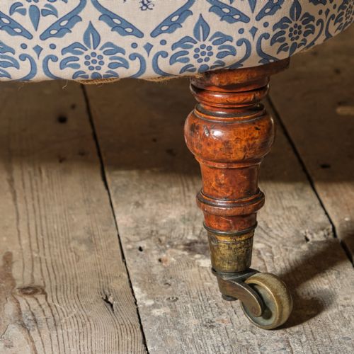 MID 19TH CENTURY HOWARD SONS ARMCHAIR - ADDITIONAL PHOTO 14