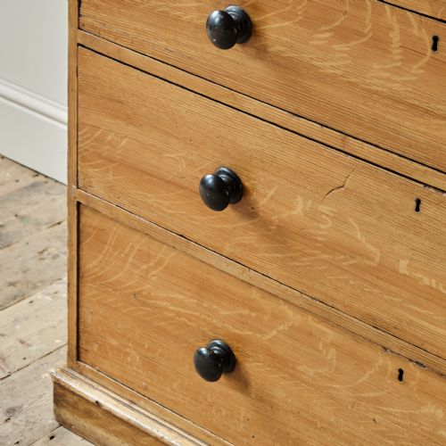 ANTIQUE PINE LINEN PRESS IN ORIGINAL PAINT - ADDITIONAL PHOTO 3
