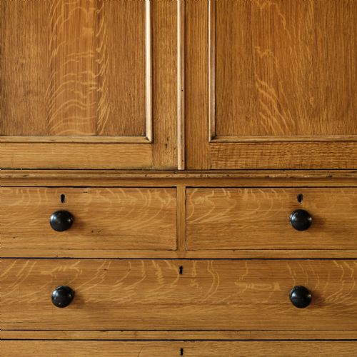ANTIQUE PINE LINEN PRESS IN ORIGINAL PAINT - ADDITIONAL PHOTO 4