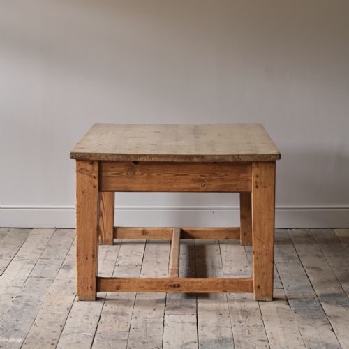 ANTIQUE CHUNKY PINE FARM HOUSE KITCHEN TABLE - ADDITIONAL PHOTO 2