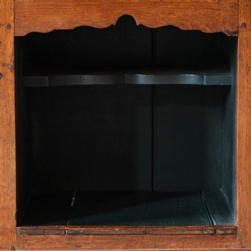 GEORGIAN OAK DOG KENNEL DRESSER RACK - ADDITIONAL PHOTO 8