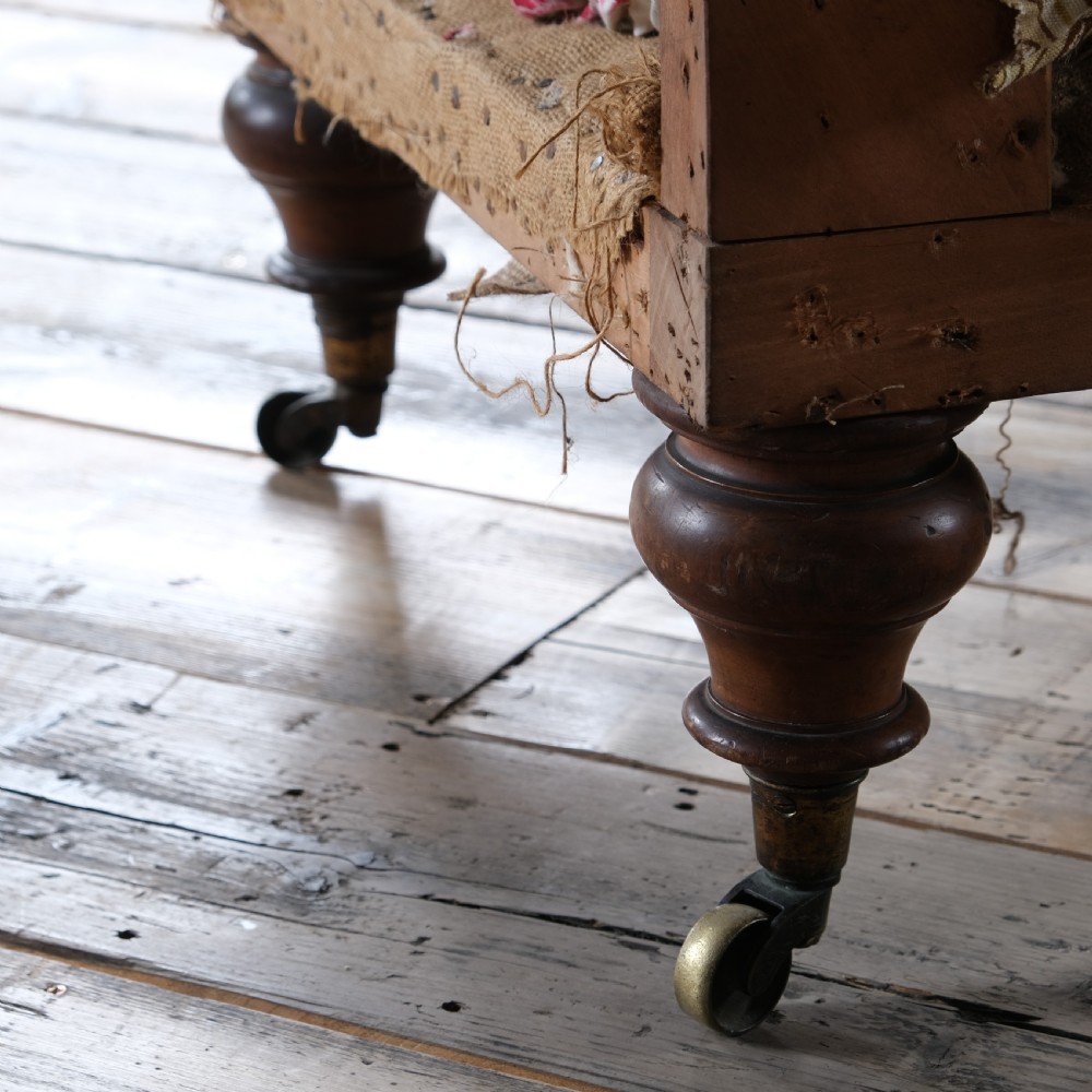 19th century Howard style daybed View VII