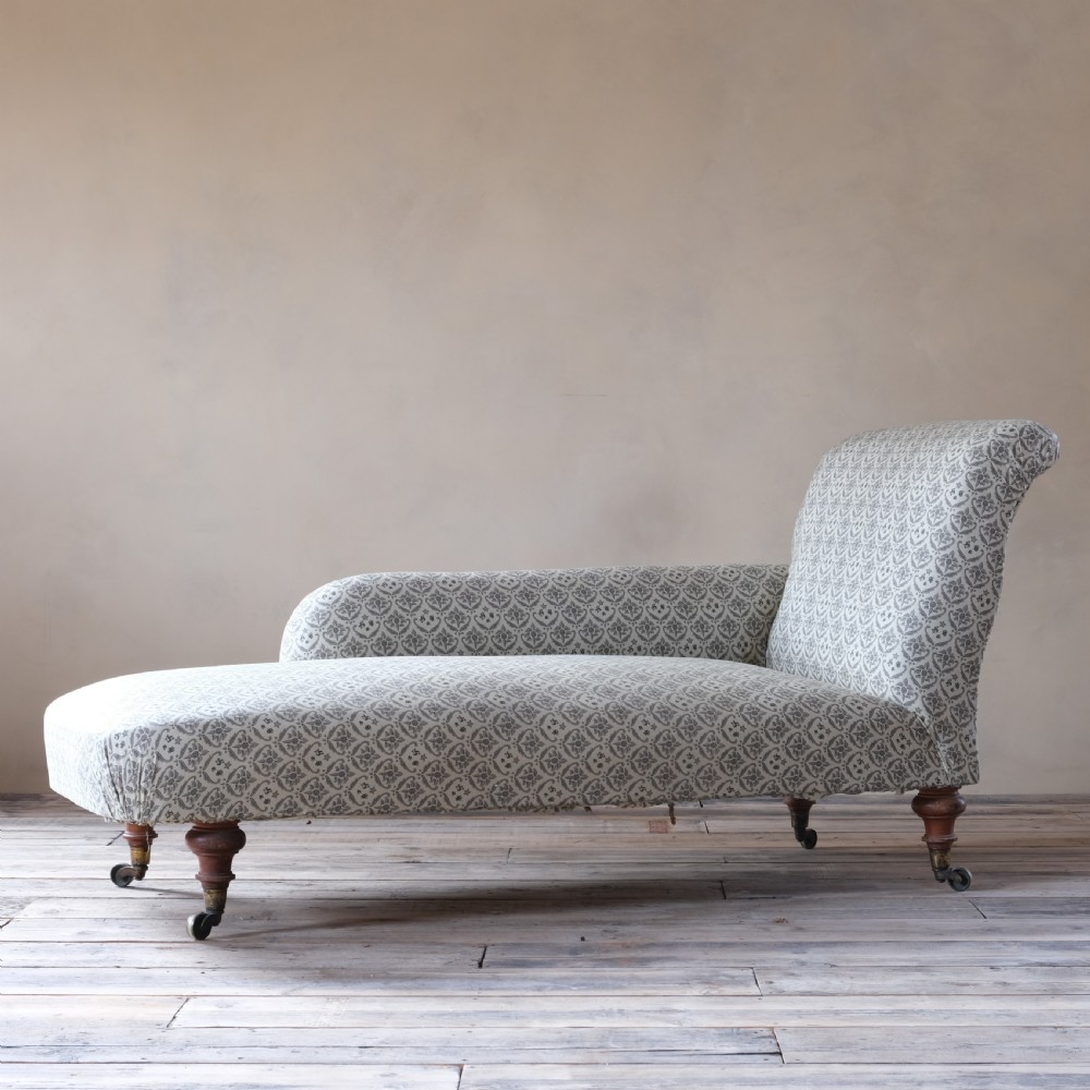 19th century Howard and sons chaise lounge View II