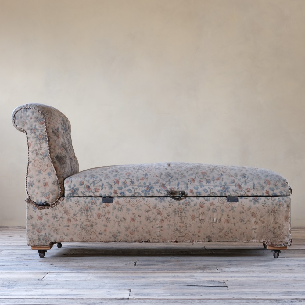 19th century storage daybed ottoman View VI