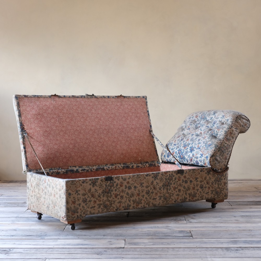 19th century storage daybed ottoman View VIII