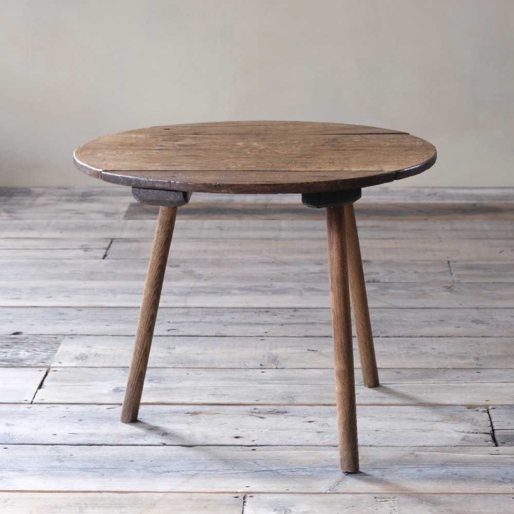 Primitive 19th century oak cricket table View II