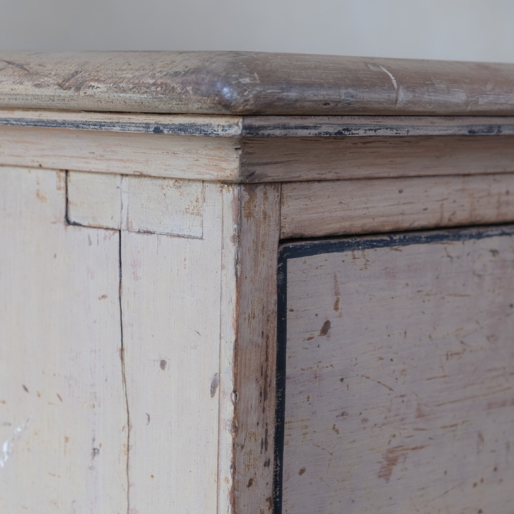 19th century pine chest of drawers in original paint View VII