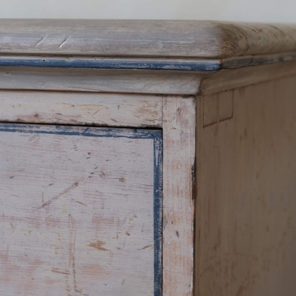 19th century pine chest of drawers in original paint View XII