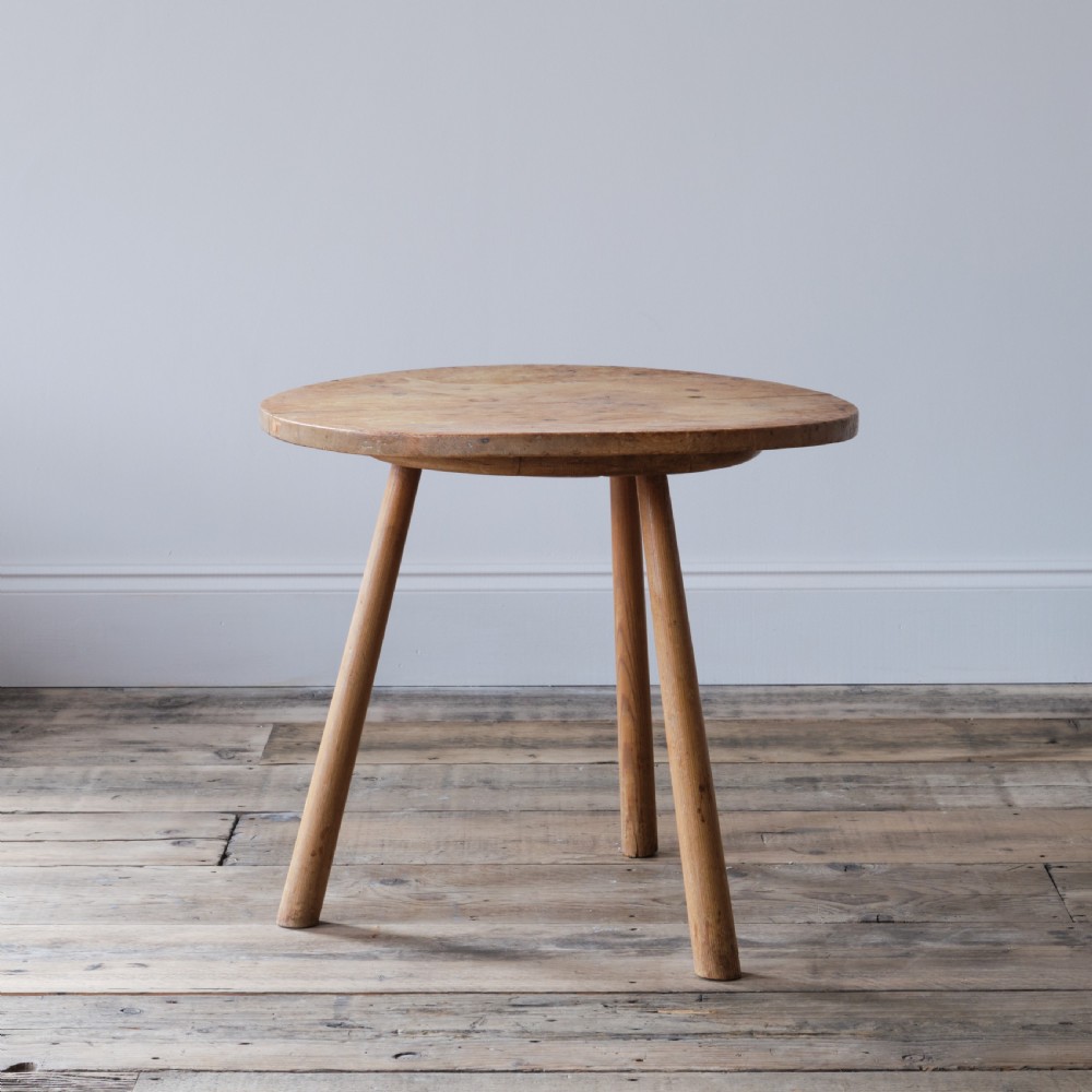 19th century Welsh boarders pine cricket table View II