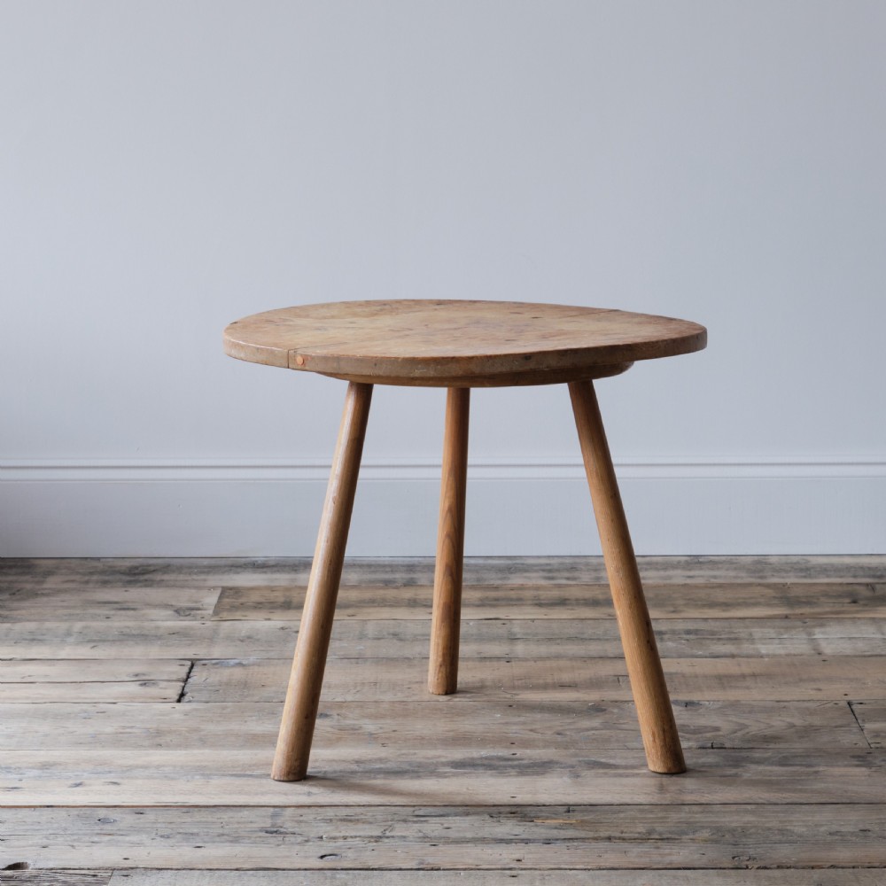 19th century Welsh boarders pine cricket table View III