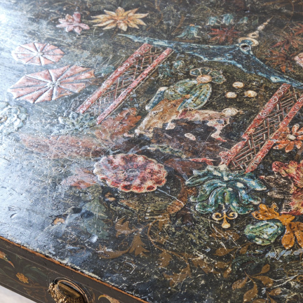 19th-century Chinoiserie lacquered tripod side table View VIII