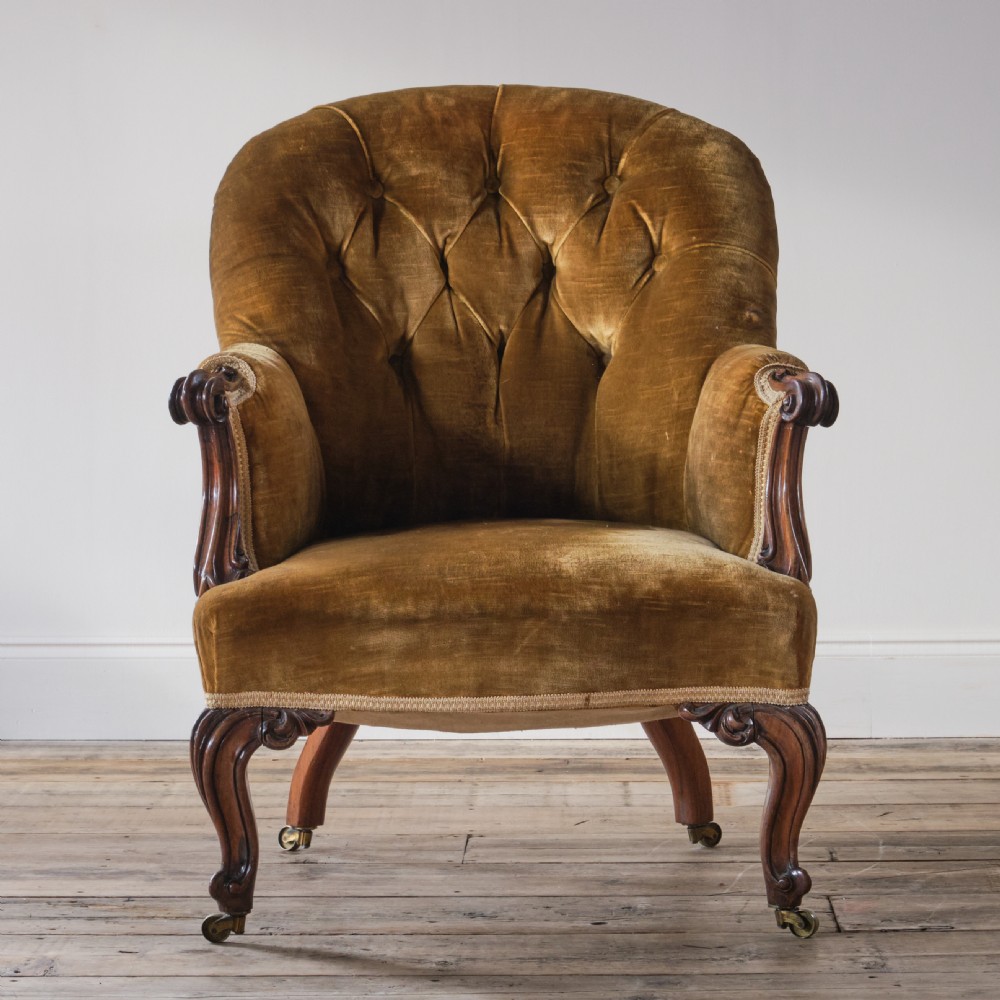 19th century Tub armchair in gold velvet View II