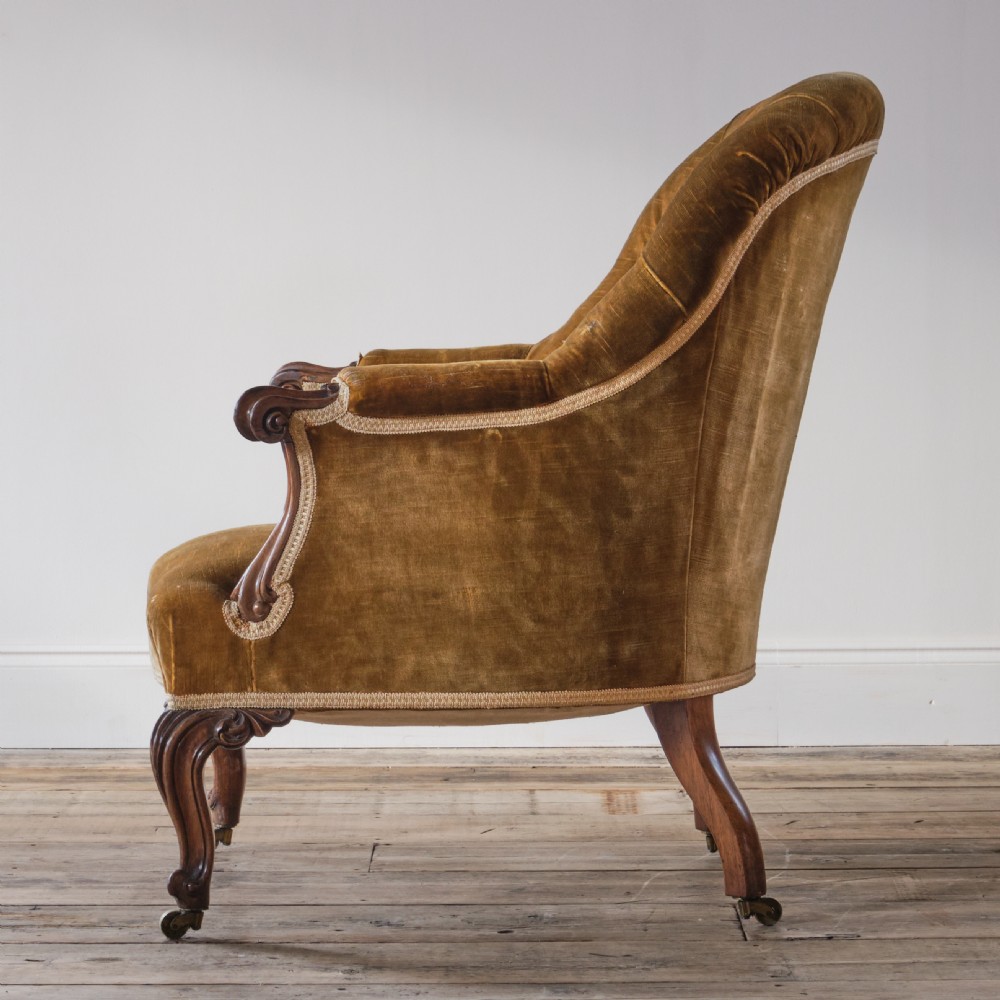 19th century Tub armchair in gold velvet View V