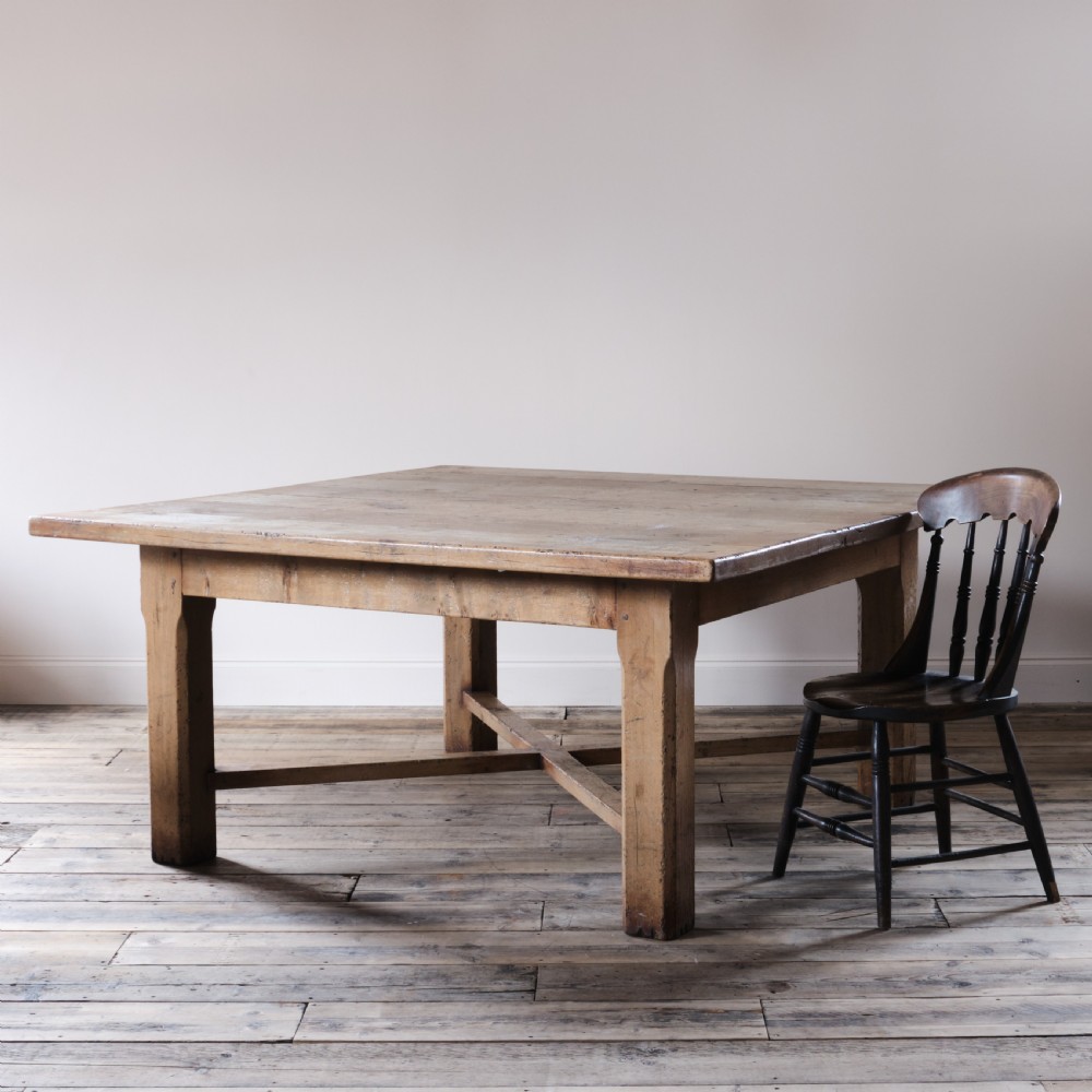 Large 19th century oak dining table View II