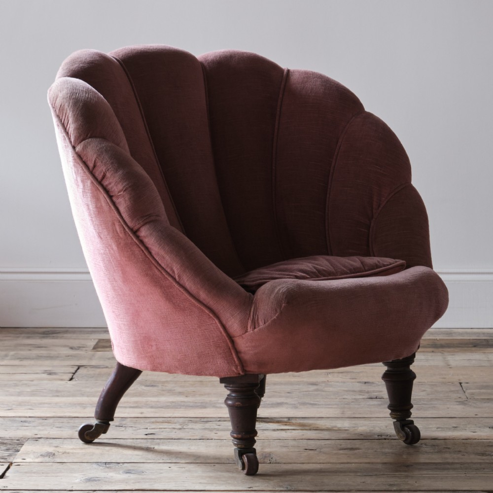 Hampton and Sons Shell Chair
