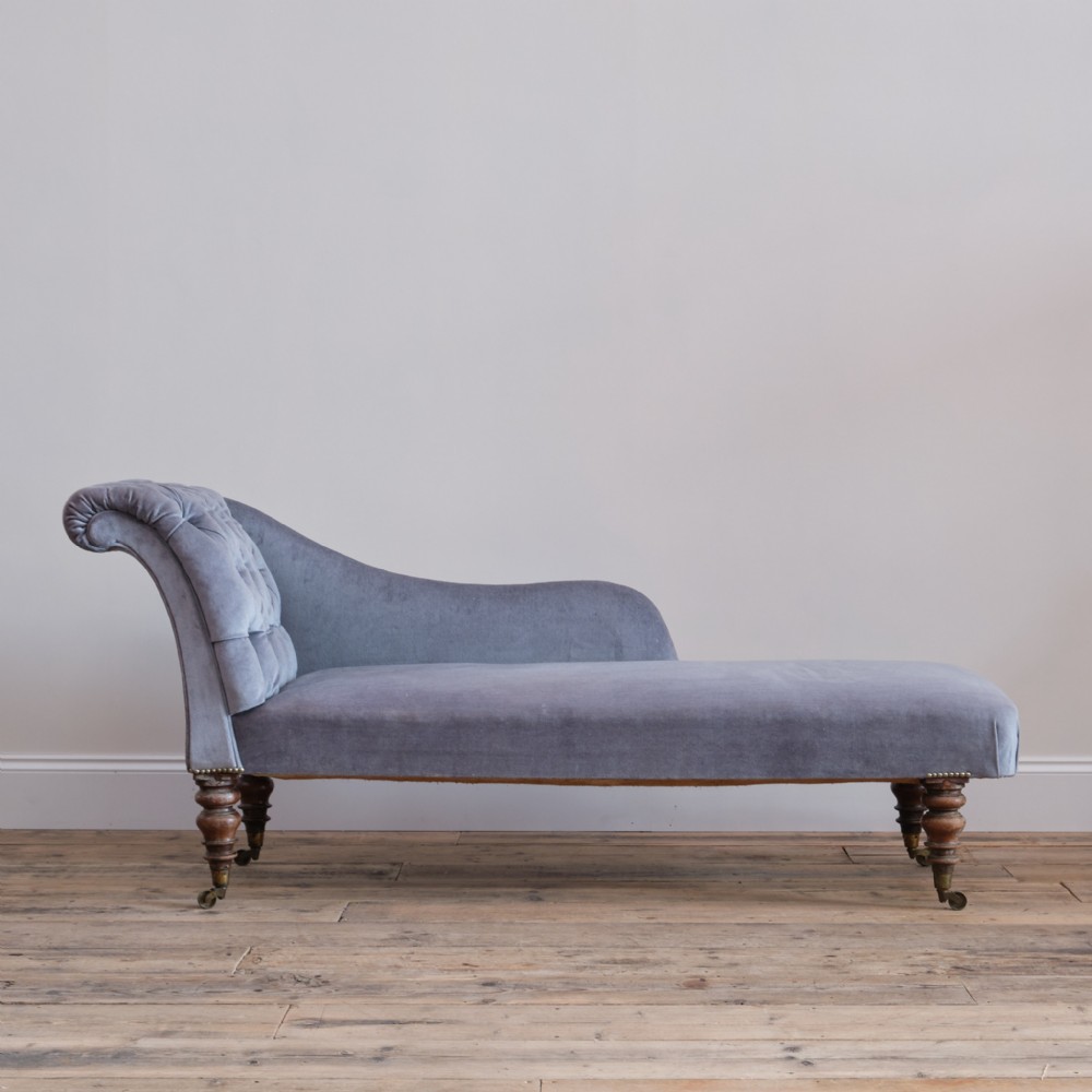 Antique Chaise lounge