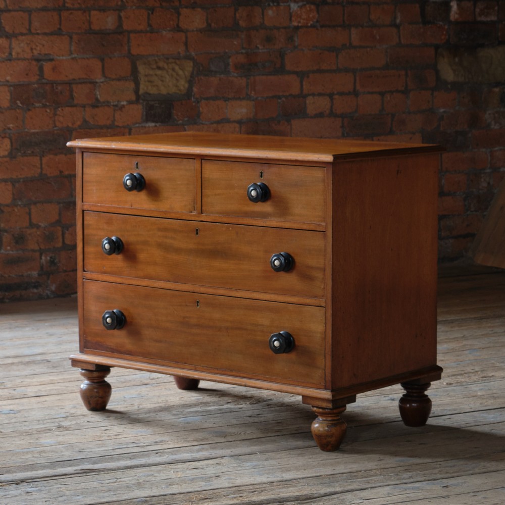 19th century Mahogany Chest Of drawers