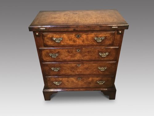 Antique Walnut Batchelors Chest of Drawers