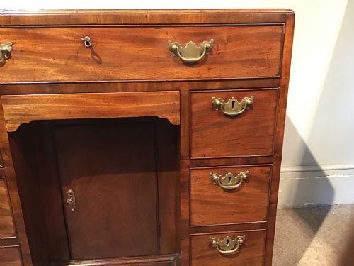ANTIQUE MAHOGANY KNEEHOLE DESK - ADDITIONAL PHOTO 5