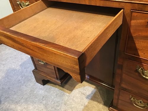 ANTIQUE MAHOGANY KNEEHOLE DESK - ADDITIONAL PHOTO 6