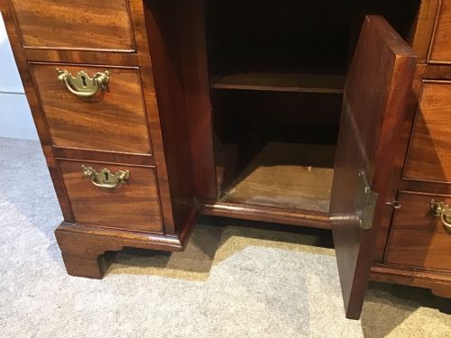 ANTIQUE MAHOGANY KNEEHOLE DESK - ADDITIONAL PHOTO 7