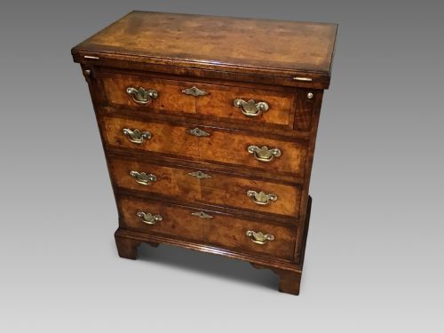 Antique Walnut Batchelors Chest of Drawers