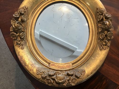 A PAIR OF GILT FRAMED MIRRORS - ADDITIONAL PHOTO 2